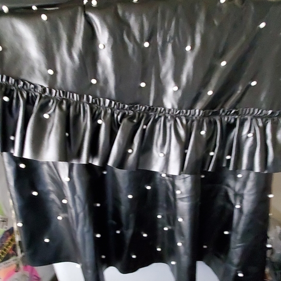 NEW Faux Leather Skirt with Pearl-like detal - Picture 4 of 5